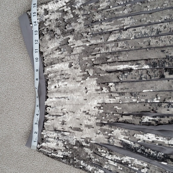 Banana Republic grey skirt - Picture 5 of 5